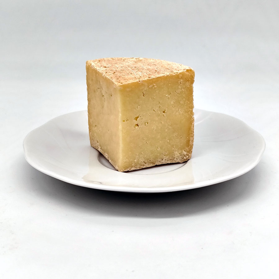 Tabla Quesos Leche Cruda Picos Europa - La Casuca de Mariván -Queso 3 emplatado