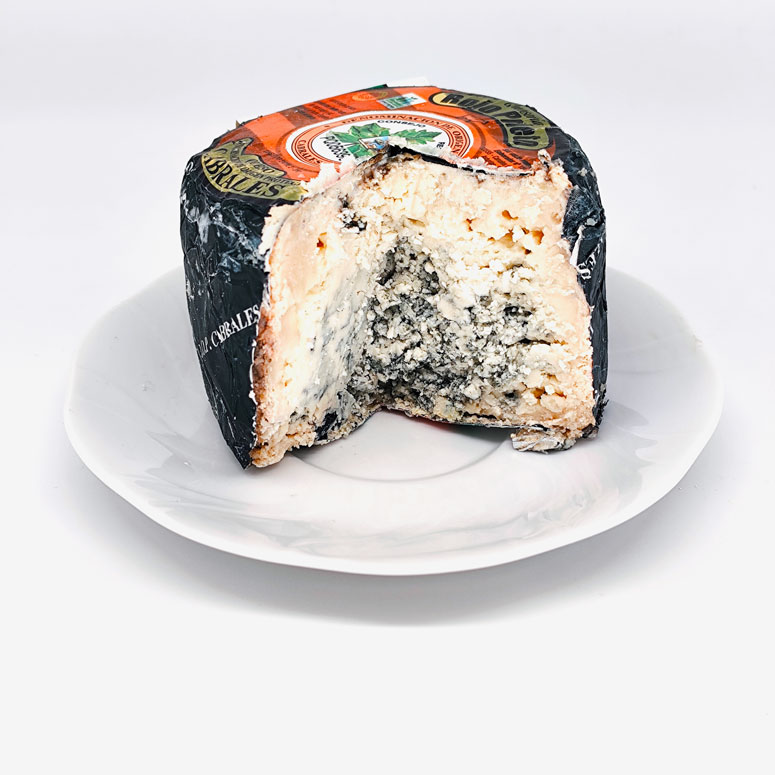 La Casuca de Marivan - Queso Cabrales Rojo Prieto (pieza abierta frontal)